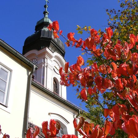 Hotel Haus Der Begegnung Heilig Geist Burghausen Esterno foto