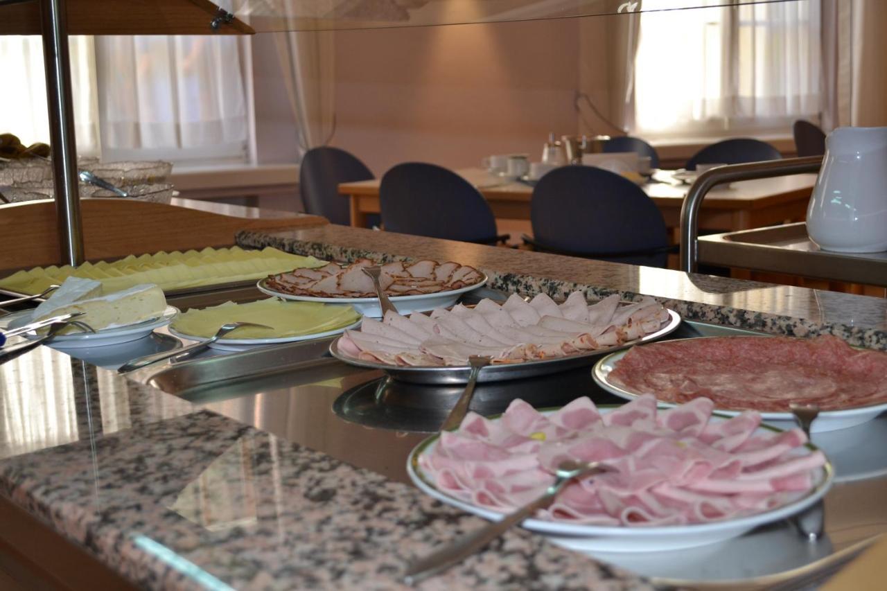 Hotel Haus Der Begegnung Heilig Geist Burghausen Esterno foto