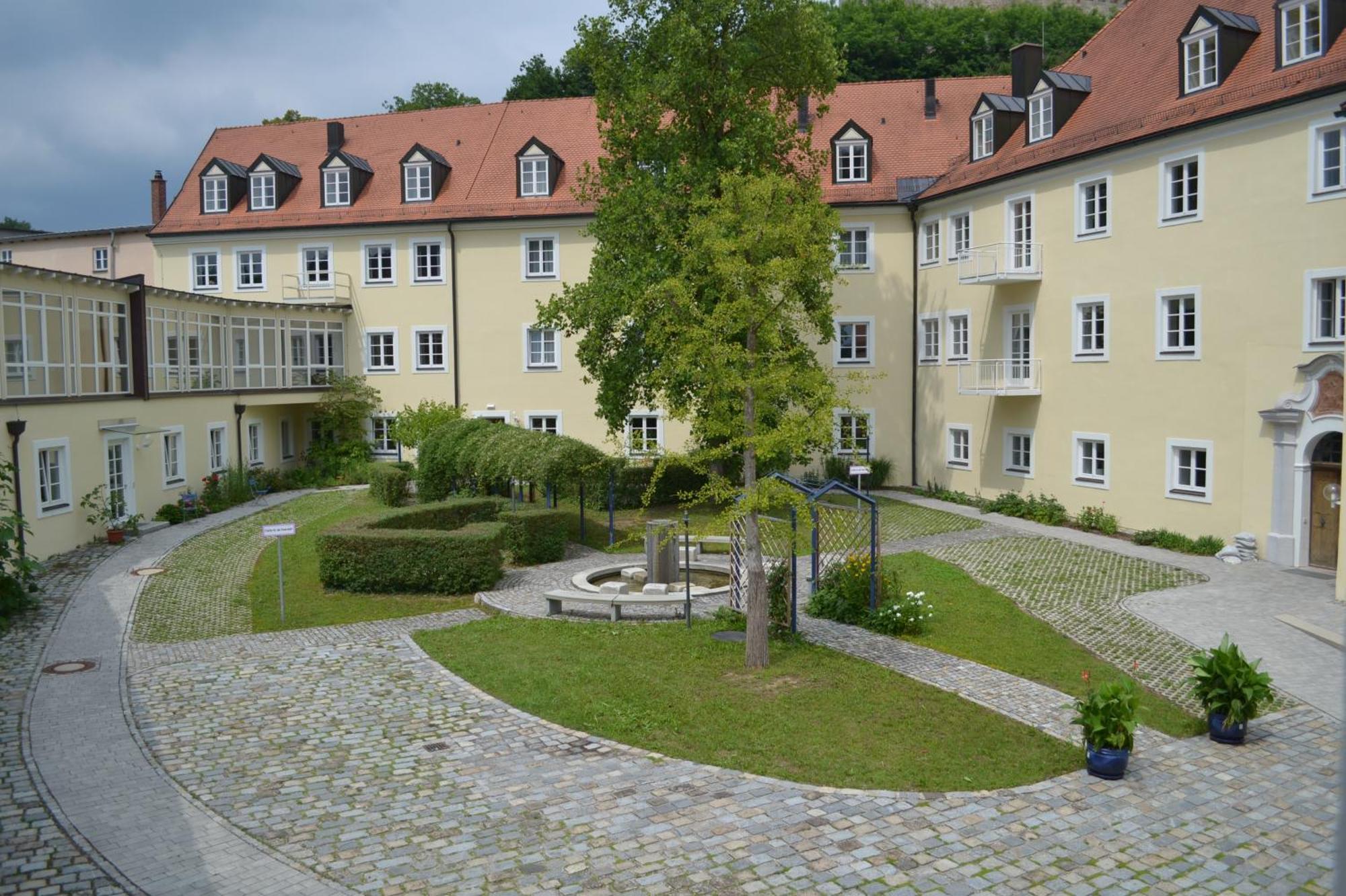 Hotel Haus Der Begegnung Heilig Geist Burghausen Esterno foto