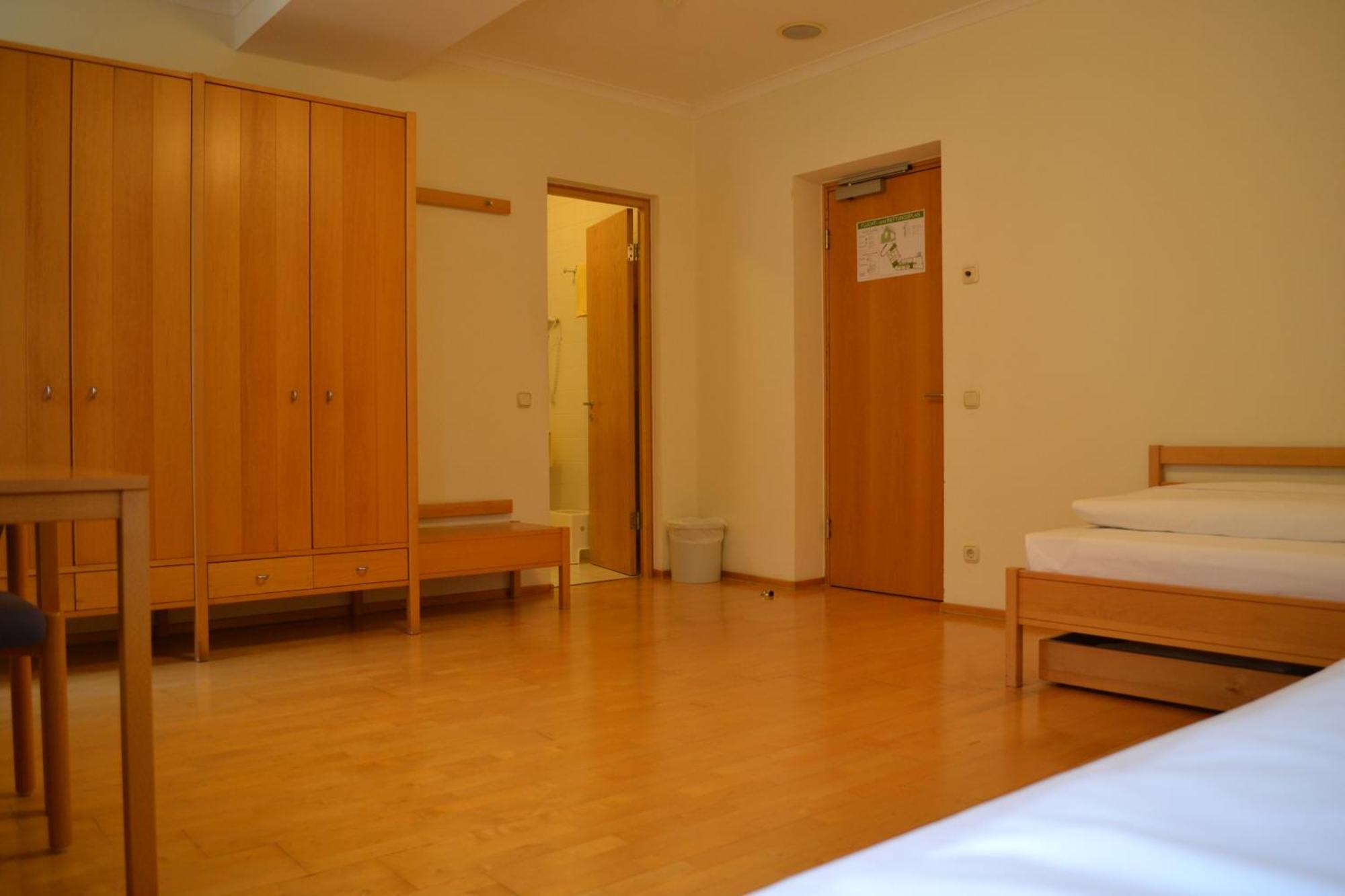 Hotel Haus Der Begegnung Heilig Geist Burghausen Esterno foto