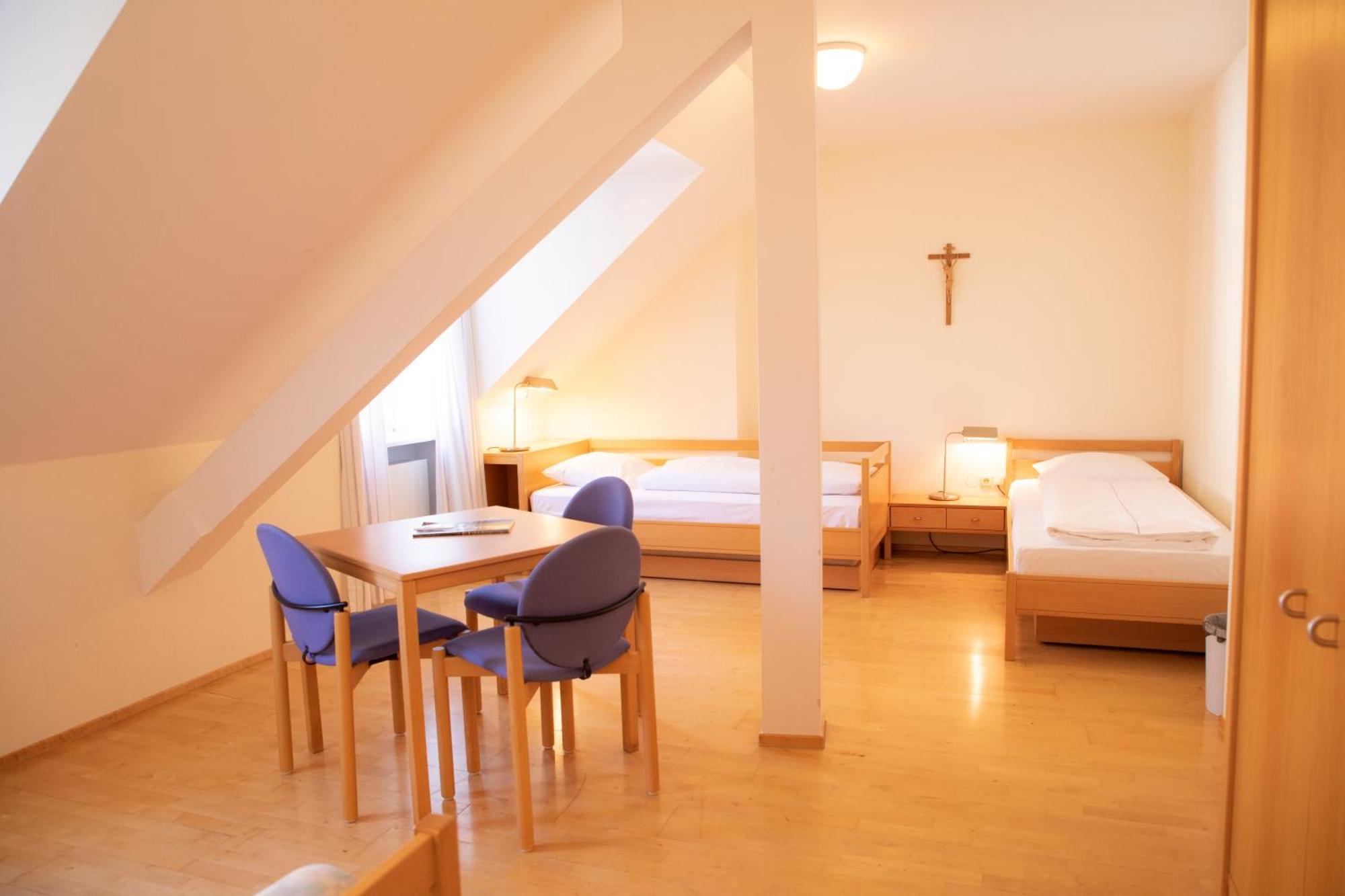 Hotel Haus Der Begegnung Heilig Geist Burghausen Esterno foto