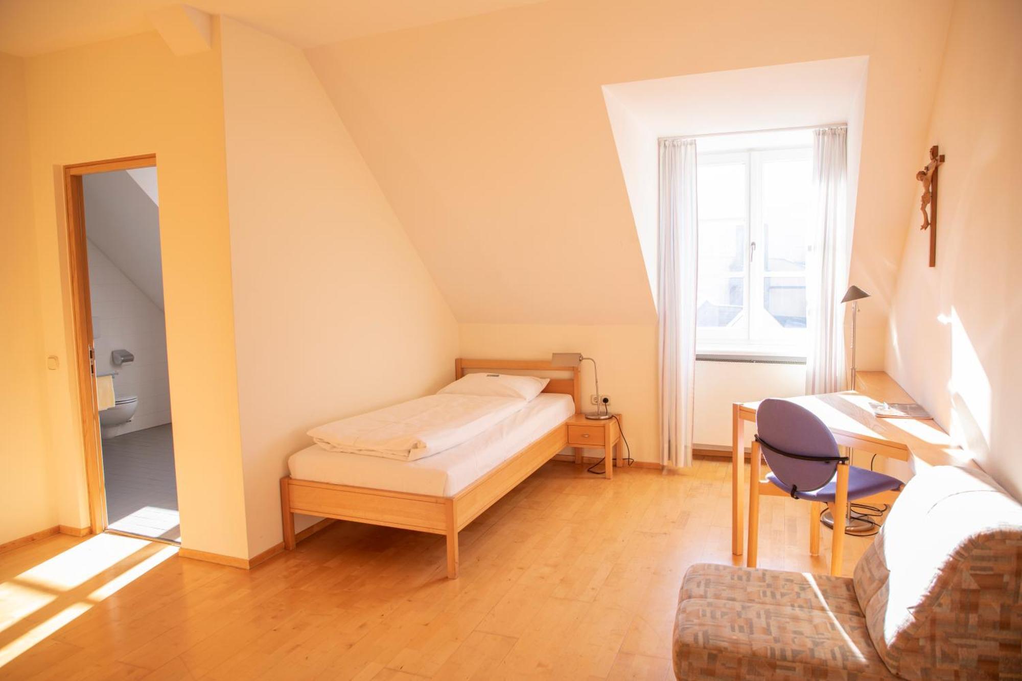 Hotel Haus Der Begegnung Heilig Geist Burghausen Esterno foto