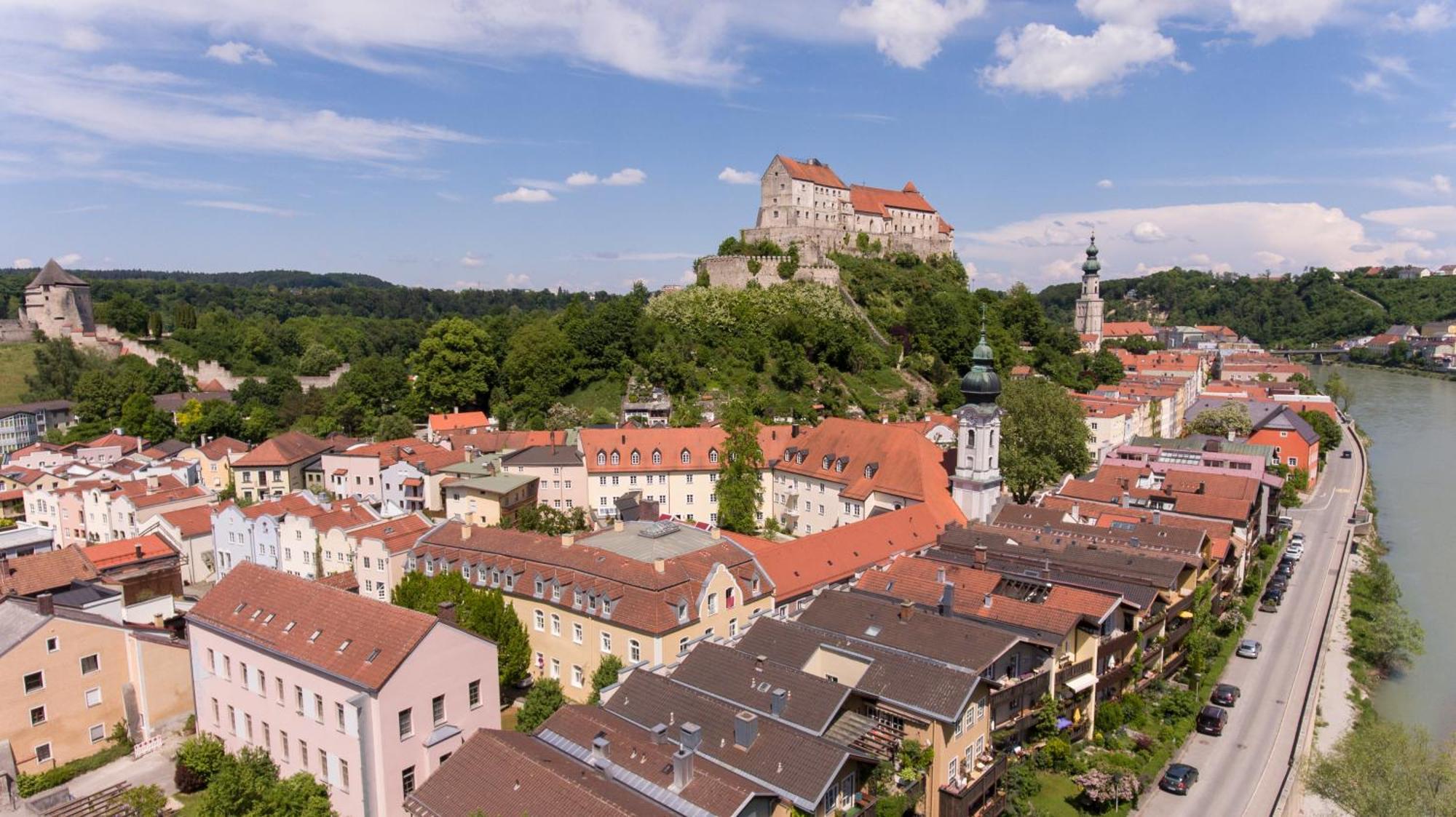 Hotel Haus Der Begegnung Heilig Geist Burghausen Esterno foto