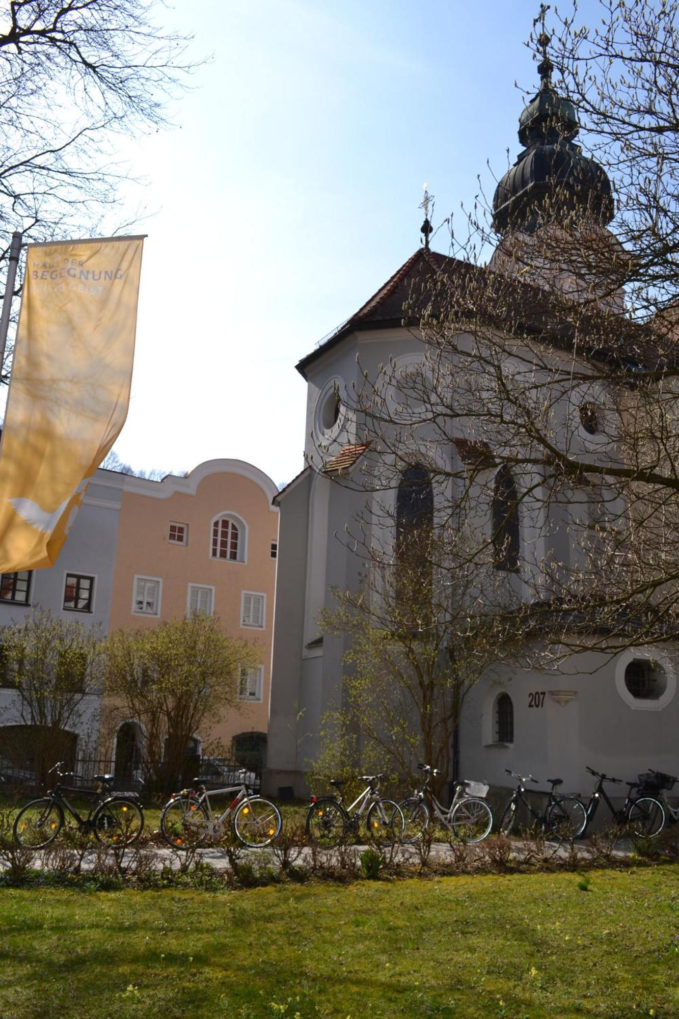 Hotel Haus Der Begegnung Heilig Geist Burghausen Esterno foto